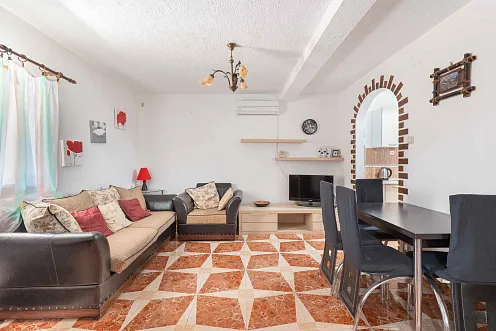 House with Sea and Mountain Views in Sutomore — 110 m², 150 m² Plot — photo 2